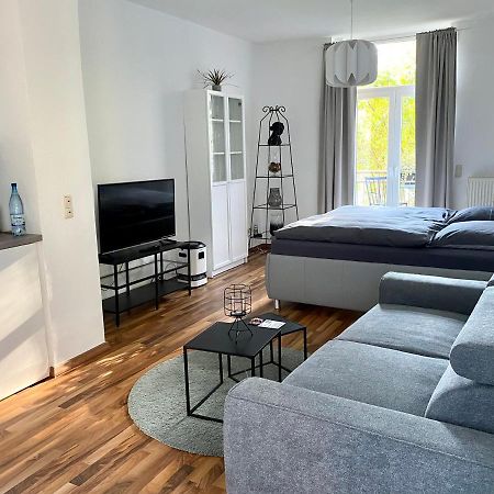Zentrale Ferienwohnung Mit Balkon In Aachen Aarchen Exterior foto