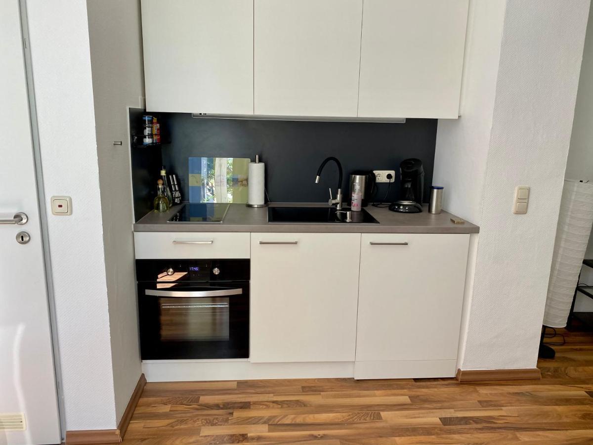 Zentrale Ferienwohnung Mit Balkon In Aachen Aarchen Exterior foto
