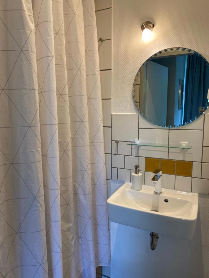 Zentrale Ferienwohnung Mit Balkon In Aachen Aarchen Exterior foto