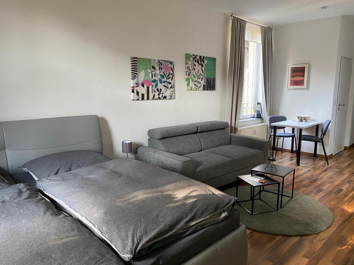 Zentrale Ferienwohnung Mit Balkon In Aachen Aarchen Exterior foto