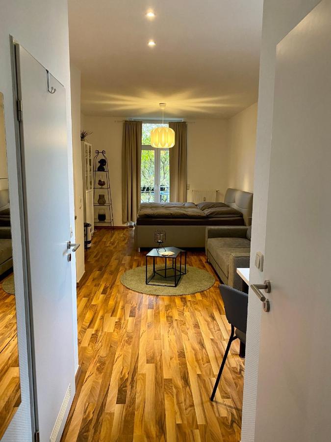 Zentrale Ferienwohnung Mit Balkon In Aachen Aarchen Exterior foto